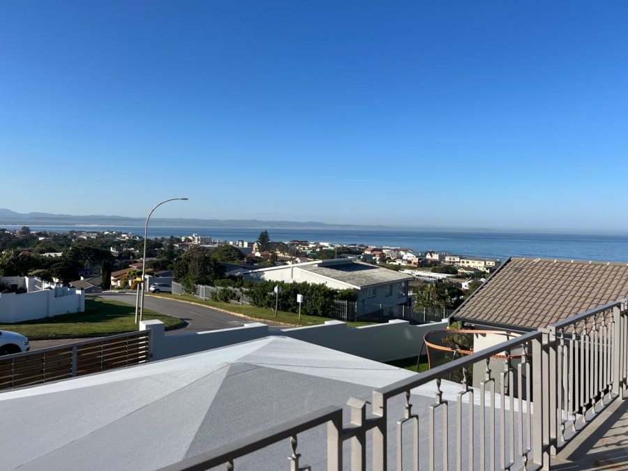9 Bedroom Property for Sale in Jeffreys Bay Central Eastern Cape